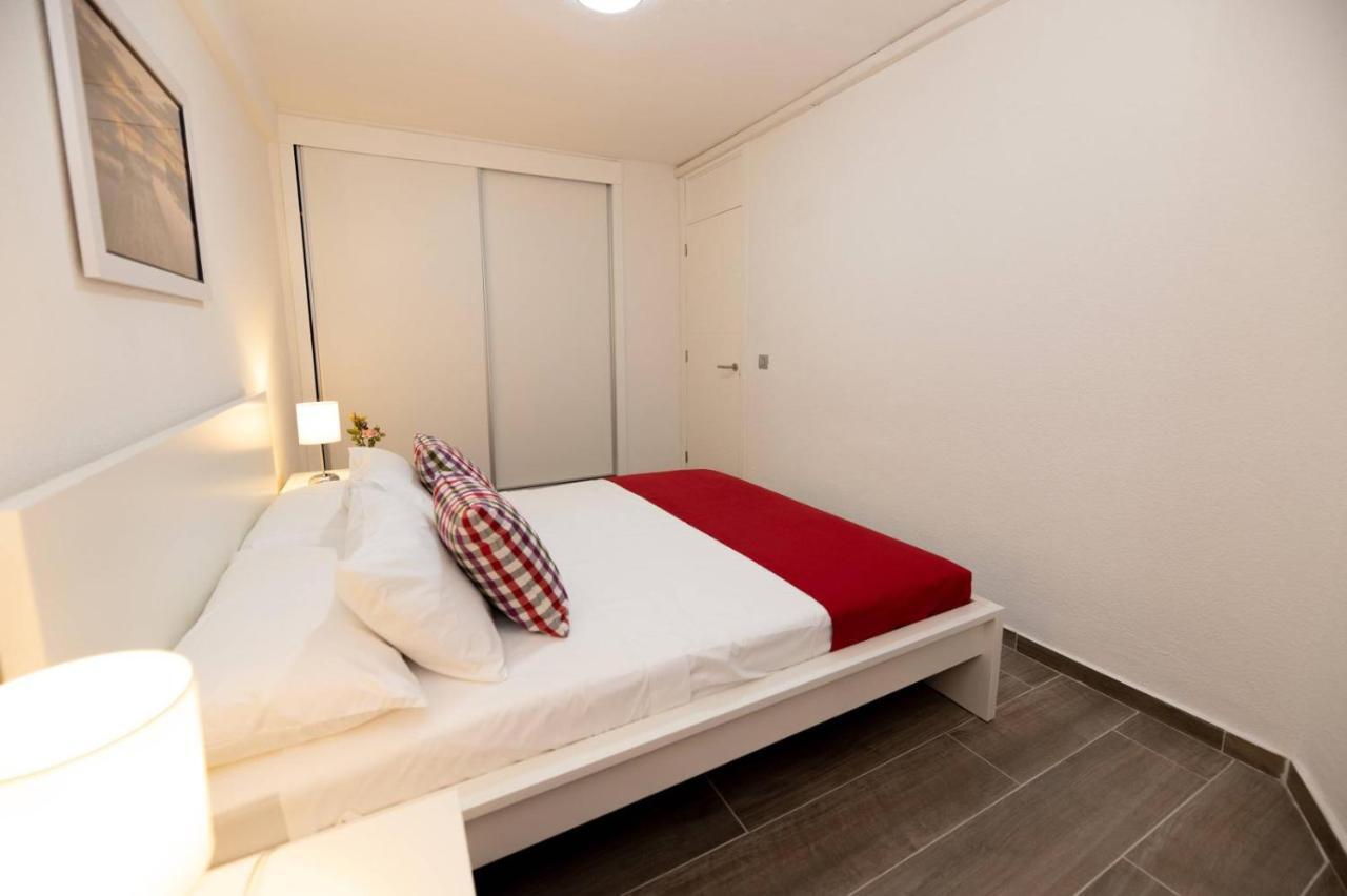 Modern Apartment With Pool And Wifi Playa Feñabe Eksteriør billede